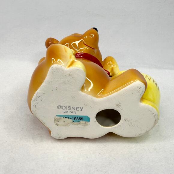 Vintage Winnie The Pooh Made In Japan Porcelain Figurine- Pooh w/ Hunny Pot - Picture 4 of 5
